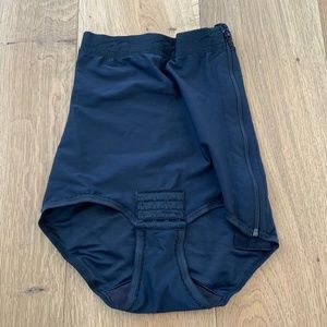 Marena high waist girdle bikini length black M